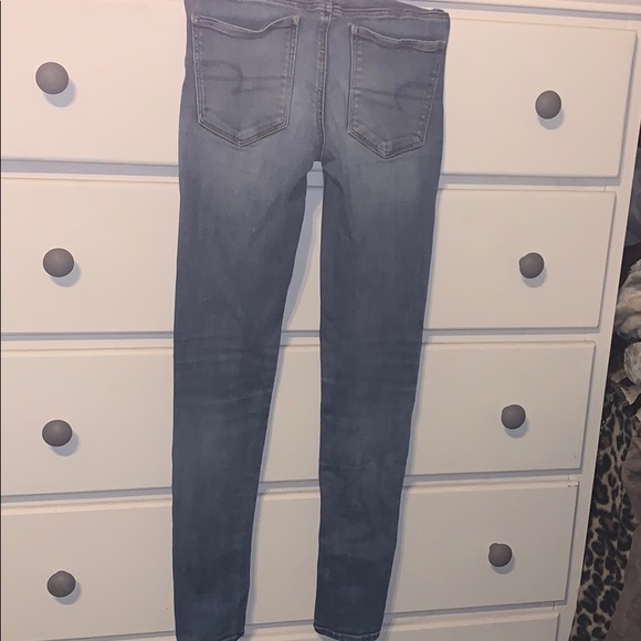 American Eagle light wash Hi-Rise Jegging. Size 00 - Picture 2 of 5